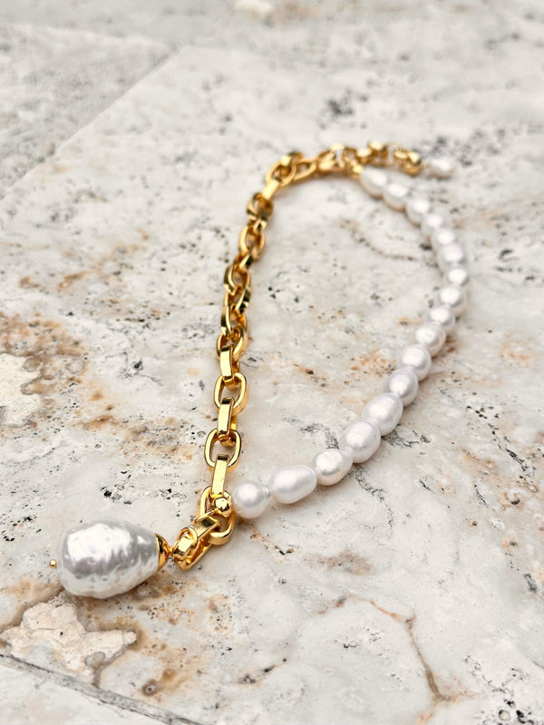 Amanda Pearl Necklace