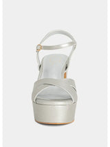 Gwen in Silver Heel