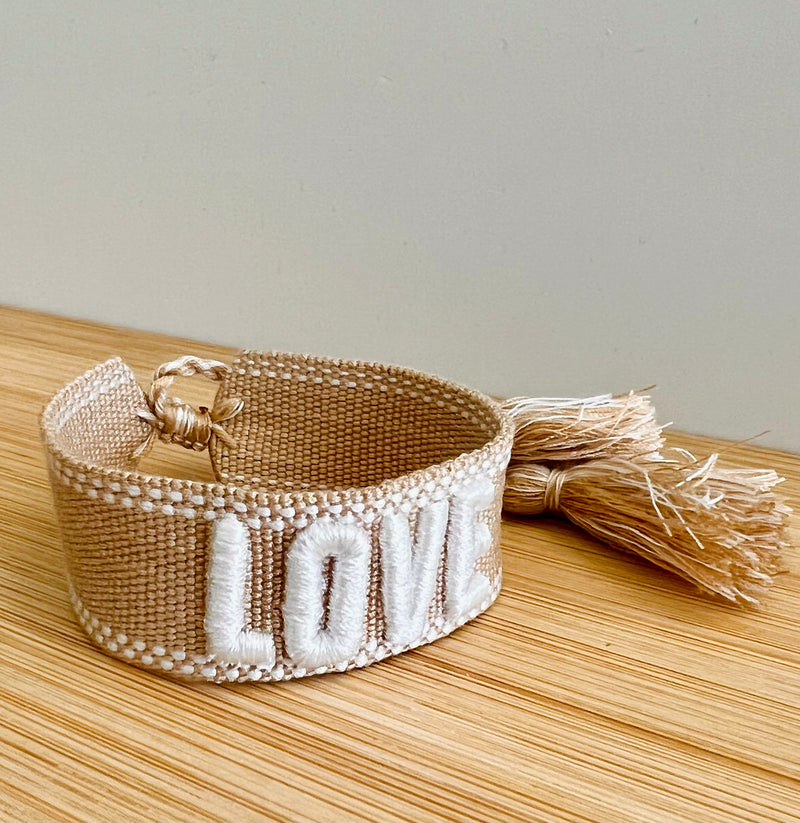 Love Is All You Need Bracelet - PRINZZESA BOUTIQUE