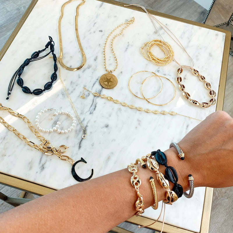 Trendy Cowrie Bracelet - PRINZZESA BOUTIQUE