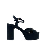 Gwen in Black Heel